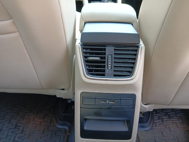 Second-hand 2018 Skoda Octavia 1.8 TSI AT L K for sale in Bangalore-8