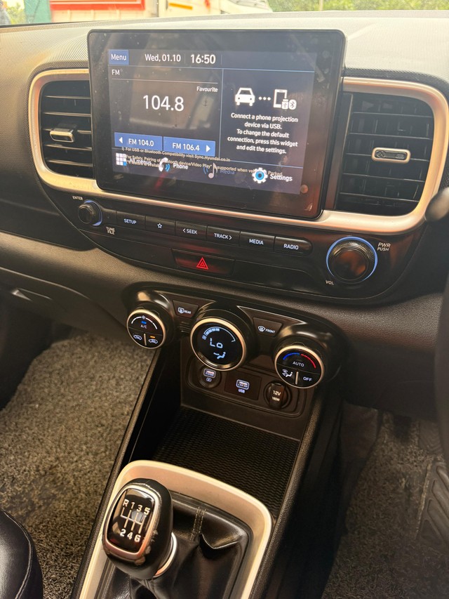 Second-hand 2020 Hyundai Venue SX Diesel for sale in Thane-13