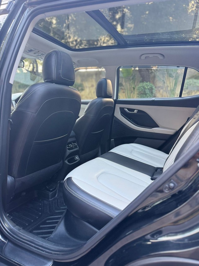 Hyundai Creta SX Second-hand 2023 Hyundai Creta SX for sale in New Delhi-7