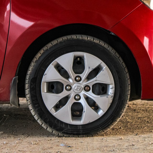 Second-hand 2017 Hyundai Xcent 1.1 CRDi S for sale in Ahmedabad-9