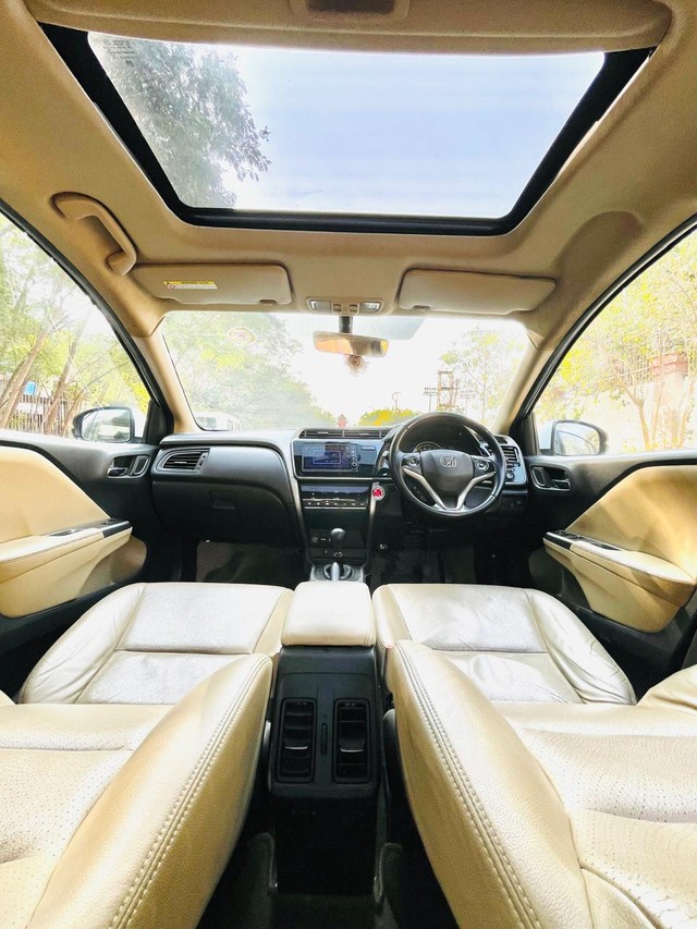 Second-hand 2018 Honda City i-VTEC VX for sale in New Delhi-17