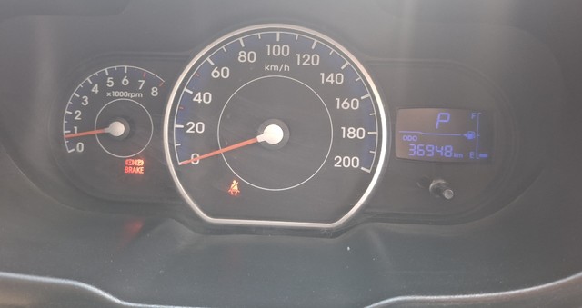 Second-hand 2012 Hyundai i10 Sportz AT for sale in Mumbai-9