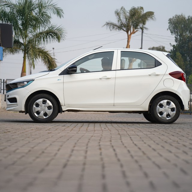 Second-hand 2023 Tata Tiago XT for sale in Gurgaon-5