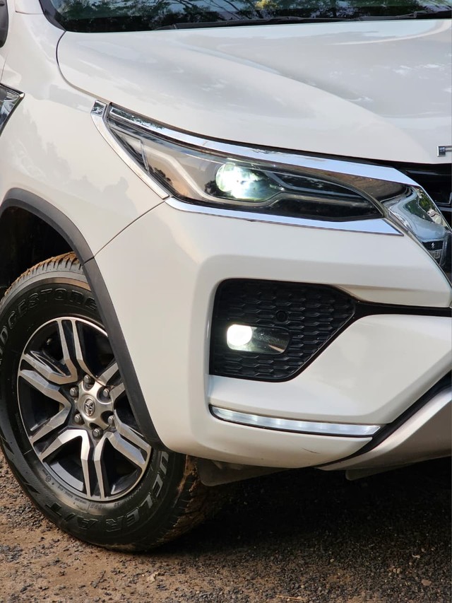 Second-hand 2023 Toyota Fortuner 4X2 for sale in Ahmedabad-14