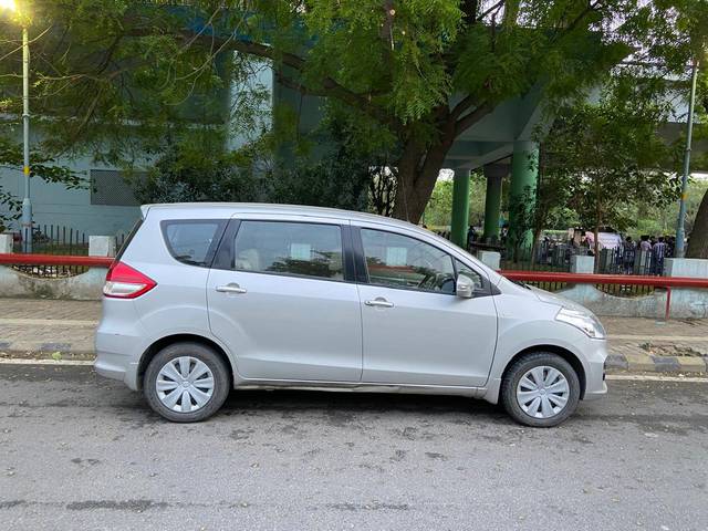 https://images10.gaadi.com/usedcar_image/AP3A.240617.008/original/6ac0ff56-6c18-4060-a812-591eb1cf7605.jpg?imwidth=6401