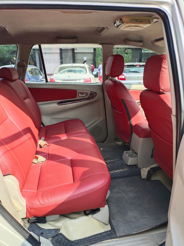 Second-hand 2012 Toyota Innova 2.5 G1 BSIV for sale in Pune-9