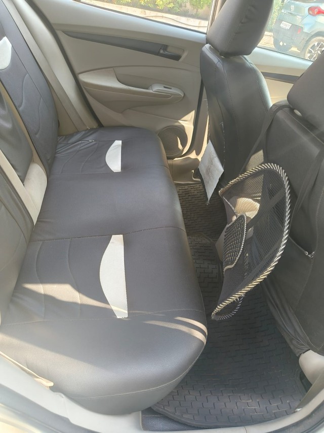 Second-hand 2010 Honda City 1.5 E MT for sale in Pune-6