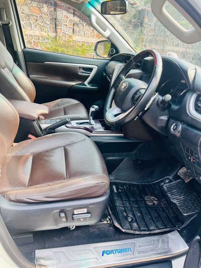 Second-hand 2018 Toyota Fortuner 2.8 2WD AT BSIV for sale in New Delhi-14