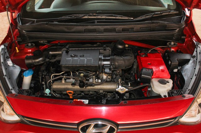 Second-hand 2017 Hyundai Xcent 1.1 CRDi S for sale in Ahmedabad-7