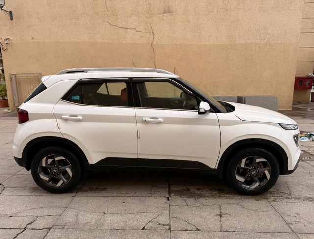 Second-hand 2020 Hyundai Venue SX Diesel for sale in Thane-1