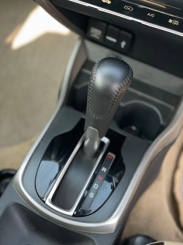 Second-hand 2019 Honda City i-VTEC CVT VX for sale in New Delhi-14