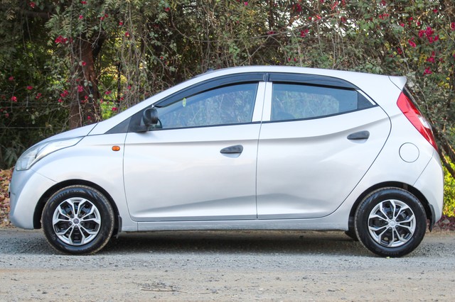 Second-hand 2013 Hyundai EON Magna Plus for sale in Ahmedabad-3