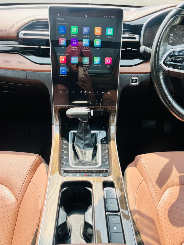 Second-hand 2023 MG Hector Plus 1.5 Turbo Savvy Pro CVT 7 Str BSVI for sale in New Delhi-17