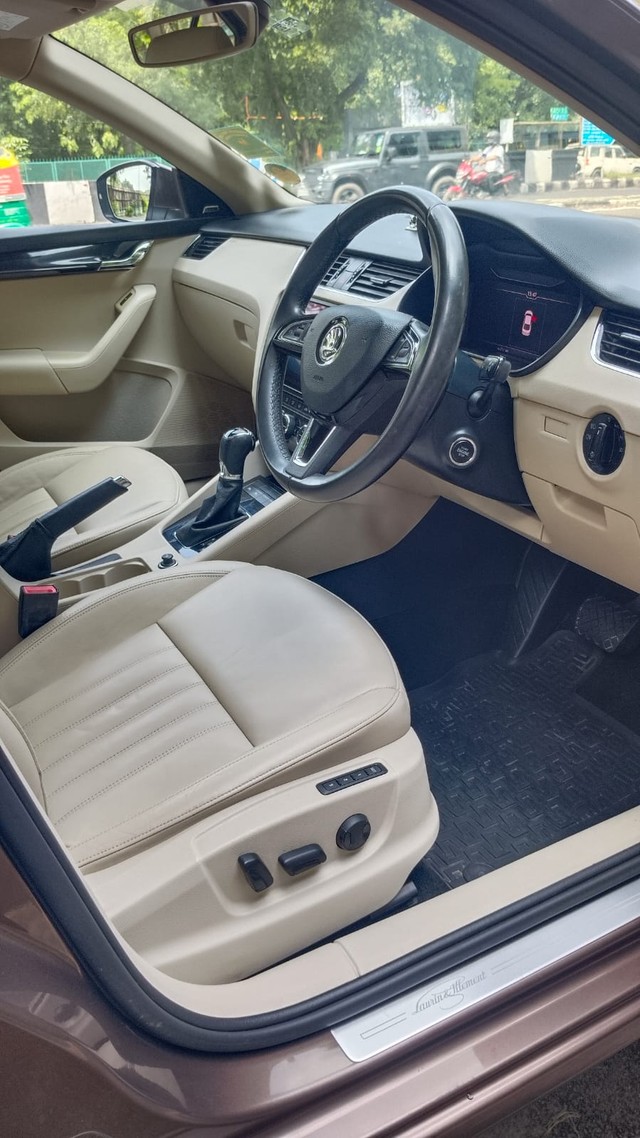 Second-hand 2020 Skoda Octavia 2.0 TDI AT L K for sale in New Delhi-4