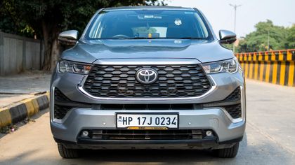 2025 Toyota Innova Hycross वीएक्स 7 सीटर हाइब्रिड