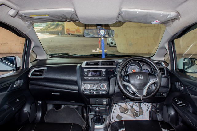 Second-hand 2017 Honda WR-V i-VTEC S for sale in Ahmedabad-12