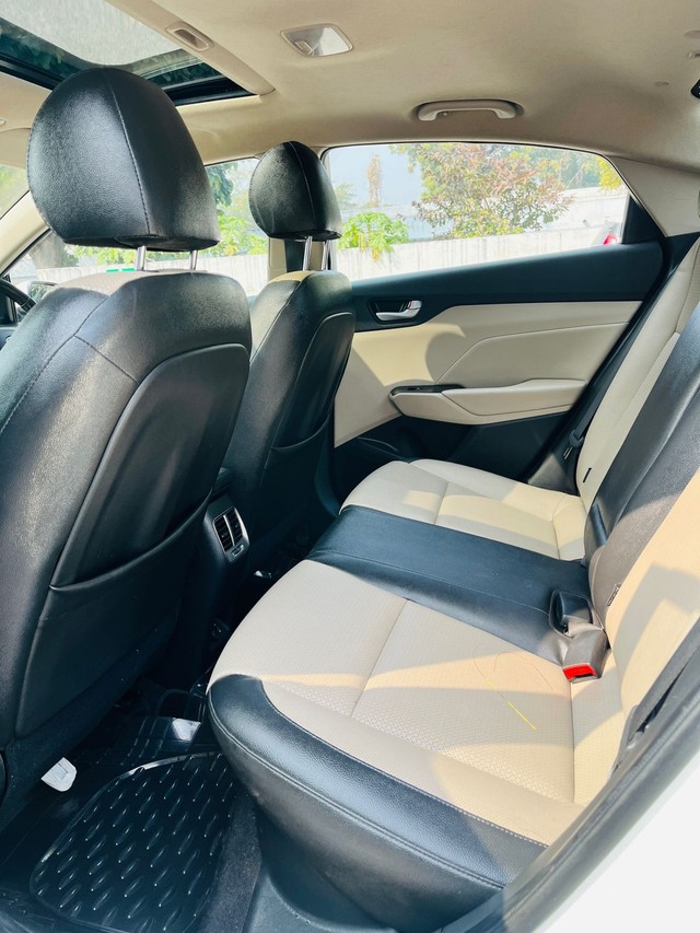 Second-hand 2018 Hyundai Verna VTVT 1.6 AT SX Option for sale in New Delhi-12