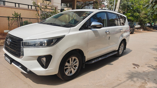 Second-hand 2017 Toyota Innova Crysta 2.4 ZX MT BSIV for sale in Hyderabad-6