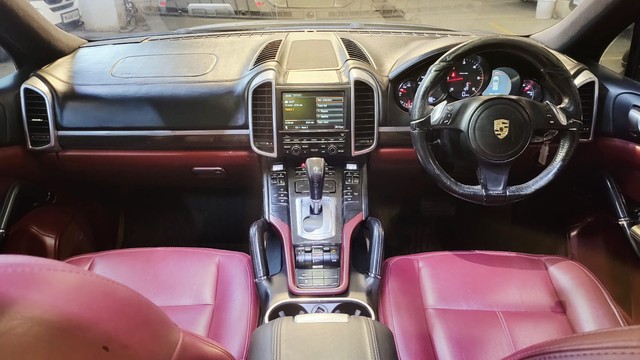 Second-hand 2013 Porsche Cayenne Diesel for sale in Mumbai-9