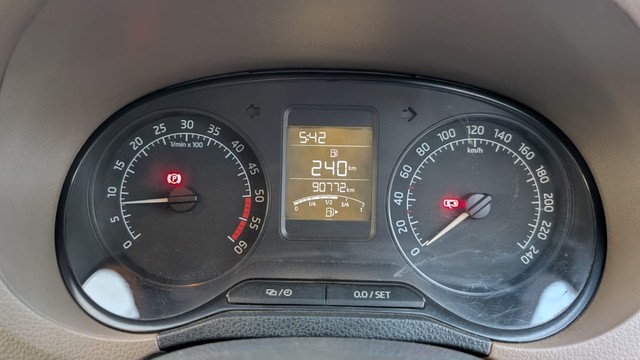 Second-hand 2015 Skoda Rapid 1.5 TDI Ambition Plus for sale in Kalyan-11