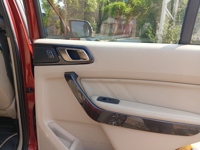 Second-hand 2019 Ford Endeavour 2.2 Titanium AT 4X2 for sale in Bangalore-5