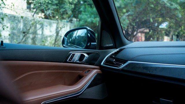 Second-hand 2023 BMW X5 xDrive40i M Sport for sale in New Delhi-12