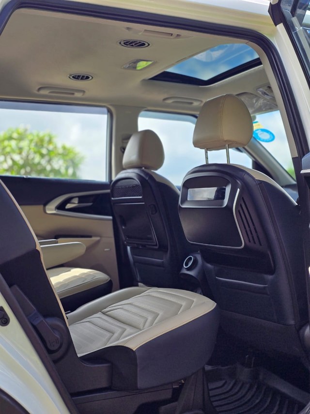 Second-hand 2022 Kia Carens Luxury Plus Diesel AT 6 STR BSVI for sale in Nashik-18