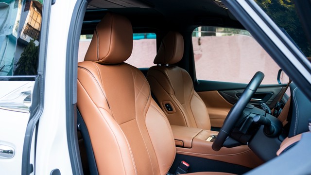 Second-hand 2025 Toyota Vellfire VIP Executive Lounge for sale in New Delhi-15