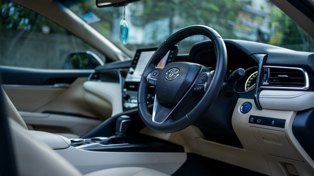 Second-hand 2024 Toyota Camry 2.5 Hybrid for sale in New Delhi-17