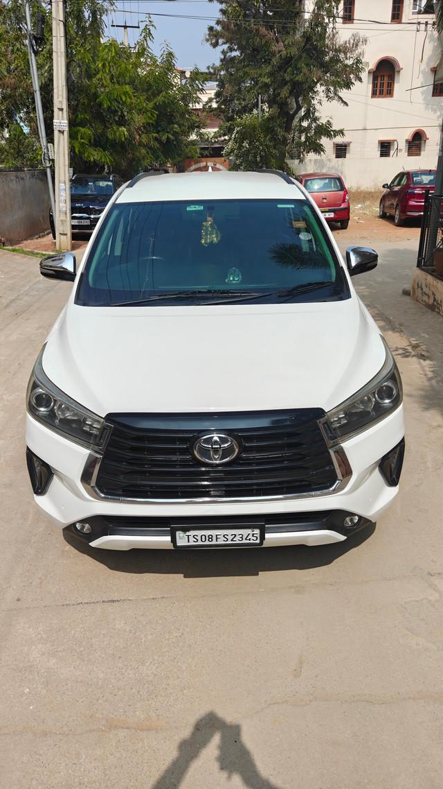 Second-hand 2017 Toyota Innova Crysta 2.4 ZX MT BSIV for sale in Hyderabad-1