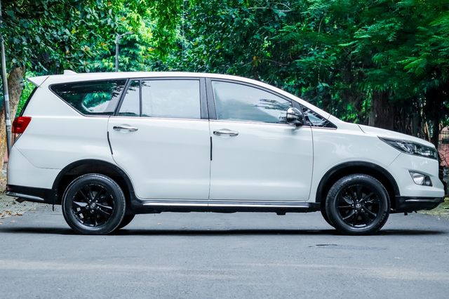 Toyota Innova Crysta Touring Sport 2.4 MT BSIV Second-hand 2017 Toyota Innova Crysta Touring Sport 2.4 MT BSIV for sale in New Delhi
