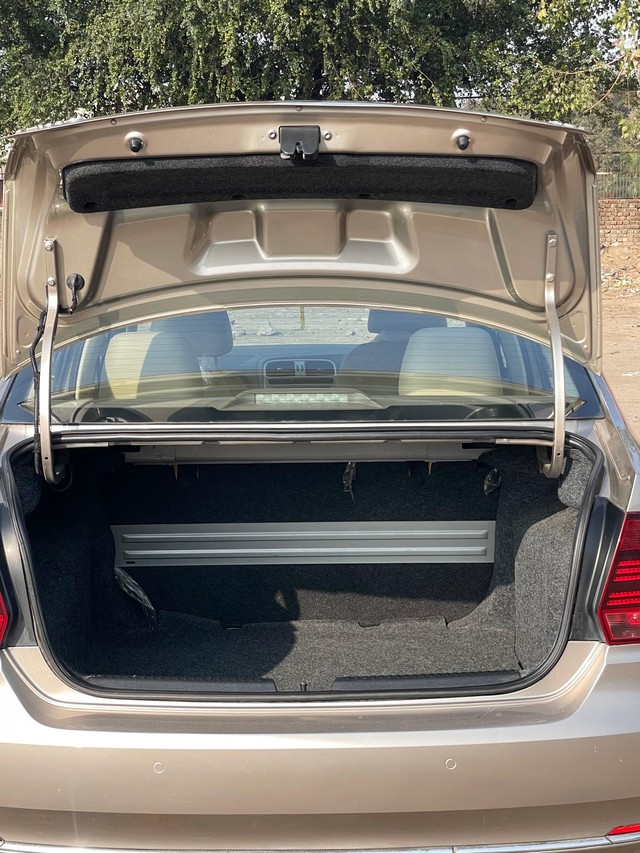 Second-hand 2015 Volkswagen Vento 1.2 TSI Comfortline AT for sale in New Delhi-13