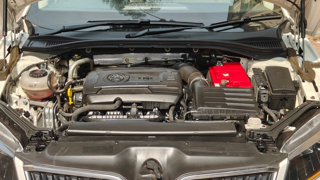 Second-hand 2017 Skoda Superb LK 1.8 TSI AT for sale in Thane-6