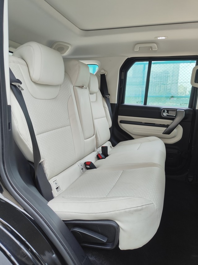 Second-hand 2024 Mahindra Thar ROXX AX7L RWD AT for sale in Gurgaon-10