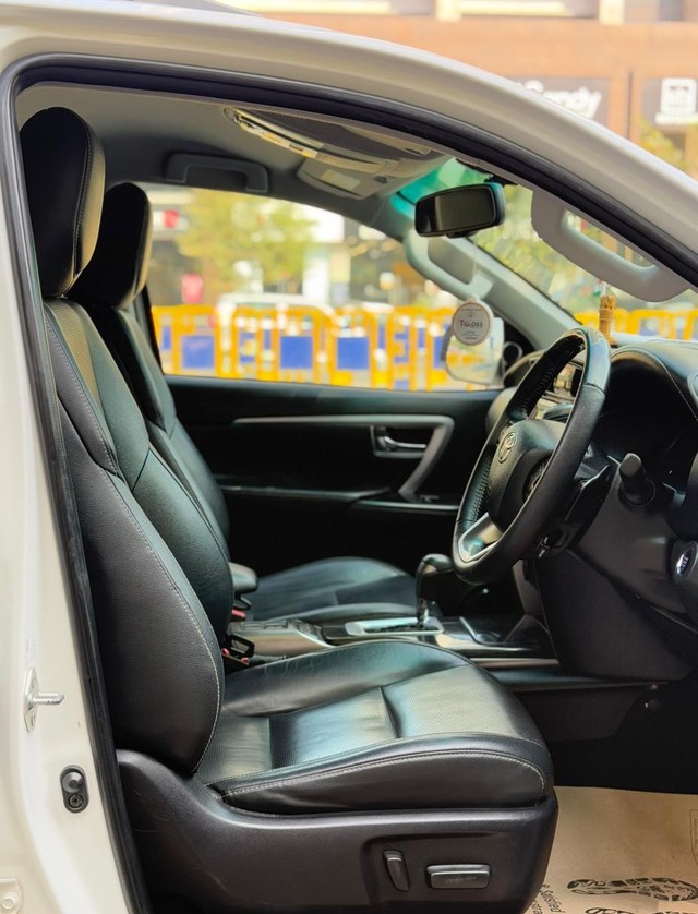 Second-hand 2023 Toyota Fortuner 4X2 Diesel AT for sale in Rajkot-10