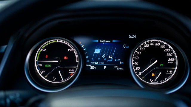 Second-hand 2024 Toyota Camry 2.5 Hybrid for sale in New Delhi-18