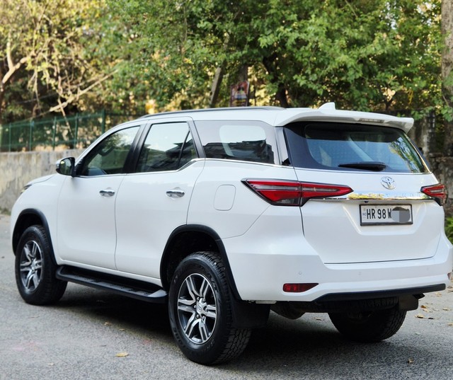 Second-hand 2025 Toyota Fortuner 4X2 Diesel AT for sale in New Delhi-7