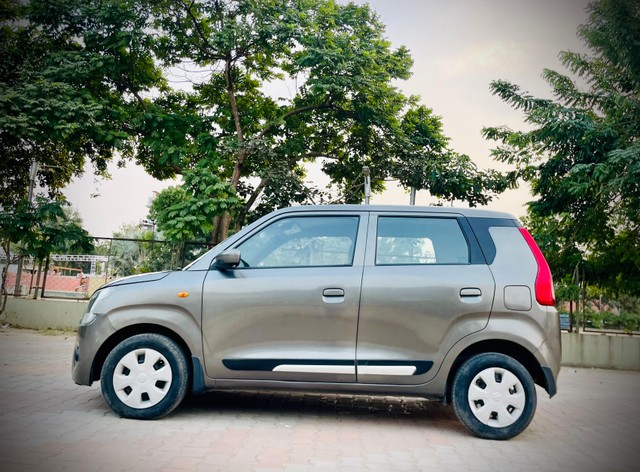 Second-hand 2019 Maruti Wagon R VXI for sale in Ahmedabad-4