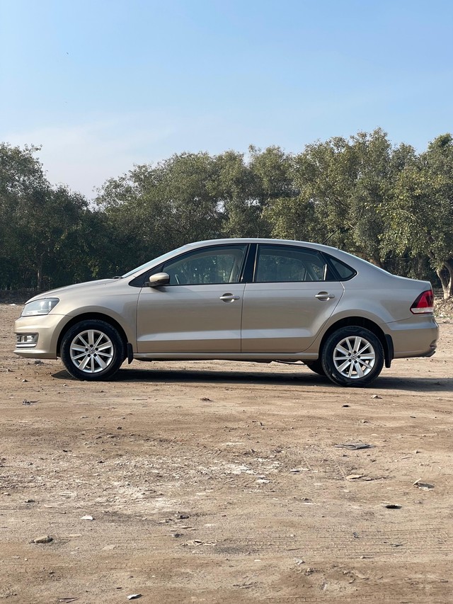 Second-hand 2015 Volkswagen Vento 1.2 TSI Comfortline AT for sale in New Delhi-3