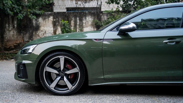 Second-hand 2023 Audi S5 Sportback 3.0L TFSI for sale in New Delhi-7