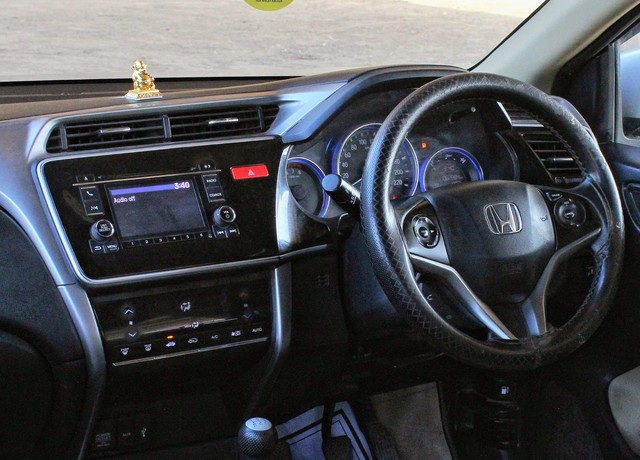Second-hand 2014 Honda City i VTEC V for sale in Ahmedabad-13