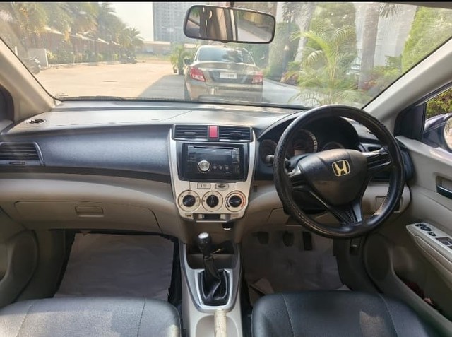 Second-hand 2010 Honda City 1.5 E MT for sale in Pune-3