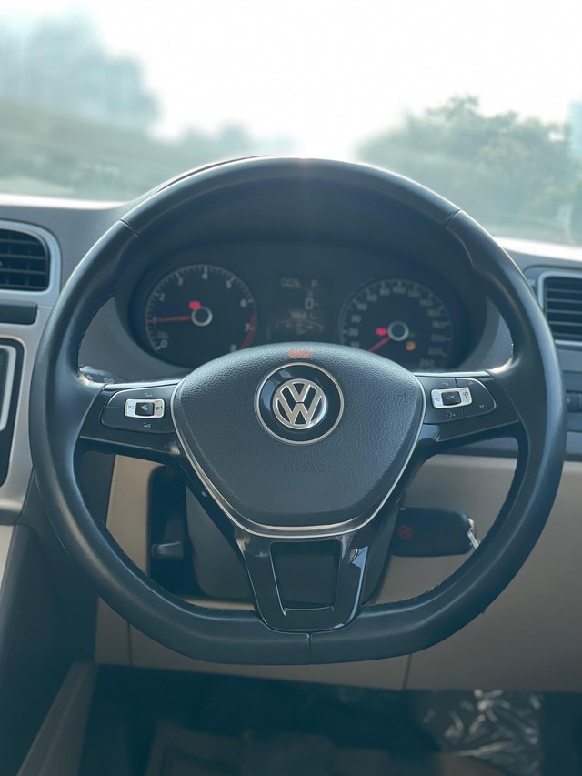 Second-hand 2015 Volkswagen Vento 1.2 TSI Comfortline AT for sale in New Delhi-8