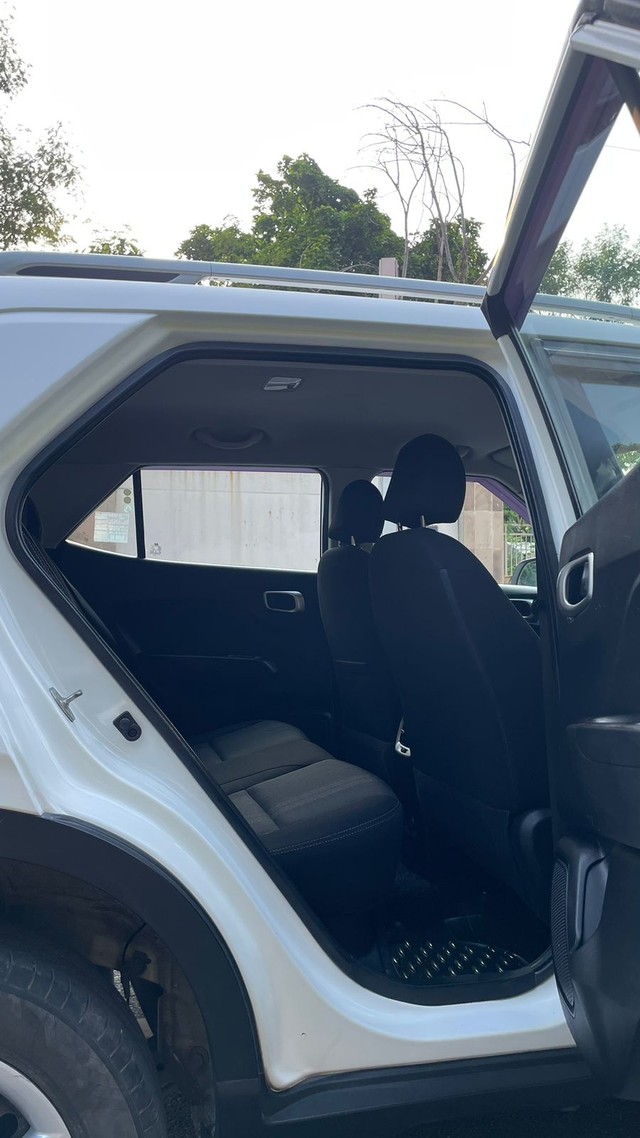 Second-hand 2019 Hyundai Venue S Turbo DCT BSIV for sale in New Delhi-19