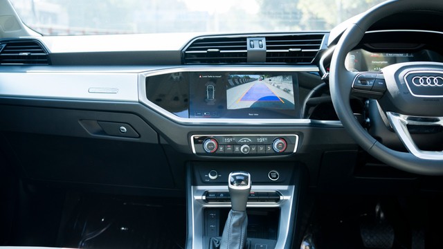 Second-hand 2025 Audi Q3 Technology for sale in New Delhi-8