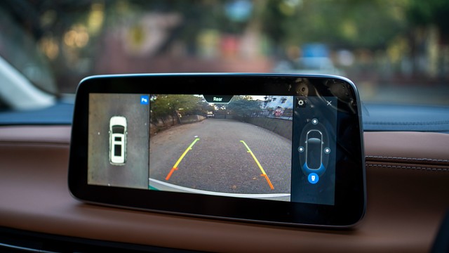 Second-hand 2025 MG M9 Presidential Limo for sale in New Delhi-11