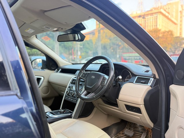 Second-hand 2017 Land Rover Discovery HSE 3.0 TD6 for sale in Mumbai-6