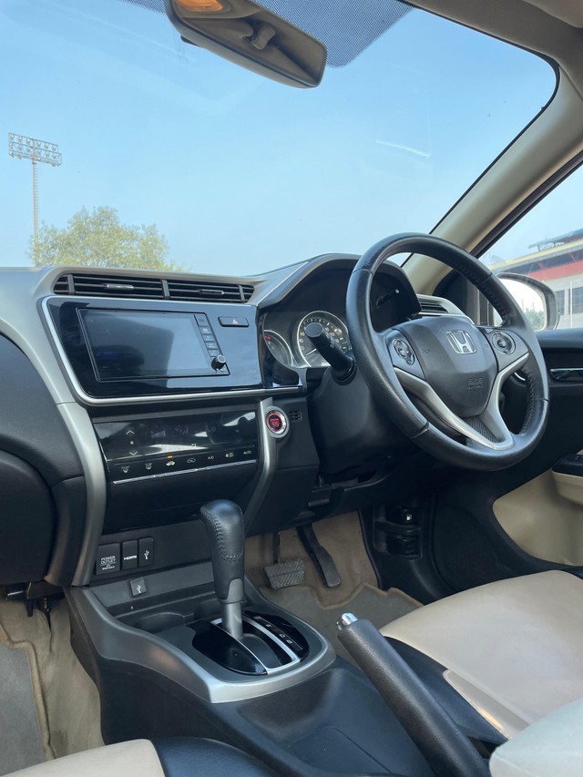 Second-hand 2019 Honda City i-VTEC CVT VX for sale in New Delhi-7
