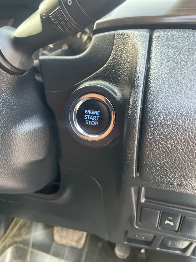 Second-hand 2018 Toyota Innova Crysta 2.7 ZX AT BSIV for sale in New Delhi-6