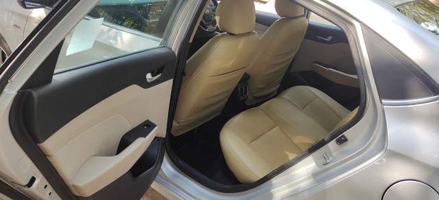 Second-hand 2018 Hyundai Verna CRDi 1.6 AT SX for sale in New Delhi-14